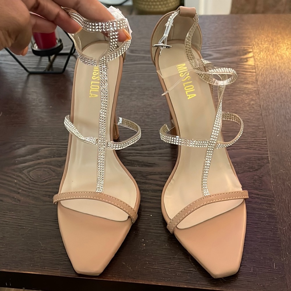 Nude heels , never worn